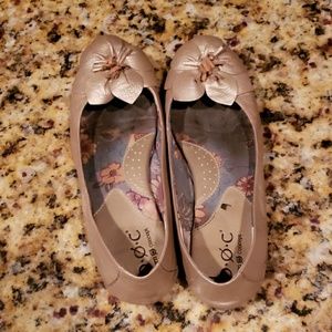 Born Concept flats 💐💐